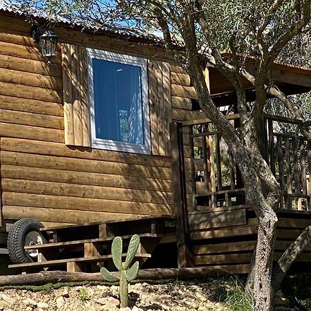 Camping Les Amandiers Castelnau-de-Guers Eksteriør billede