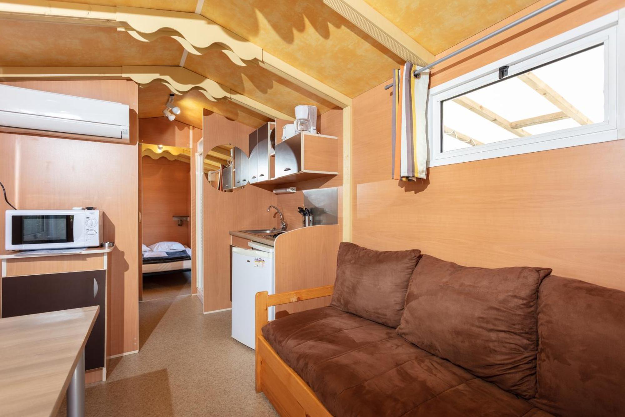 Camping Les Amandiers Castelnau-de-Guers Eksteriør billede
